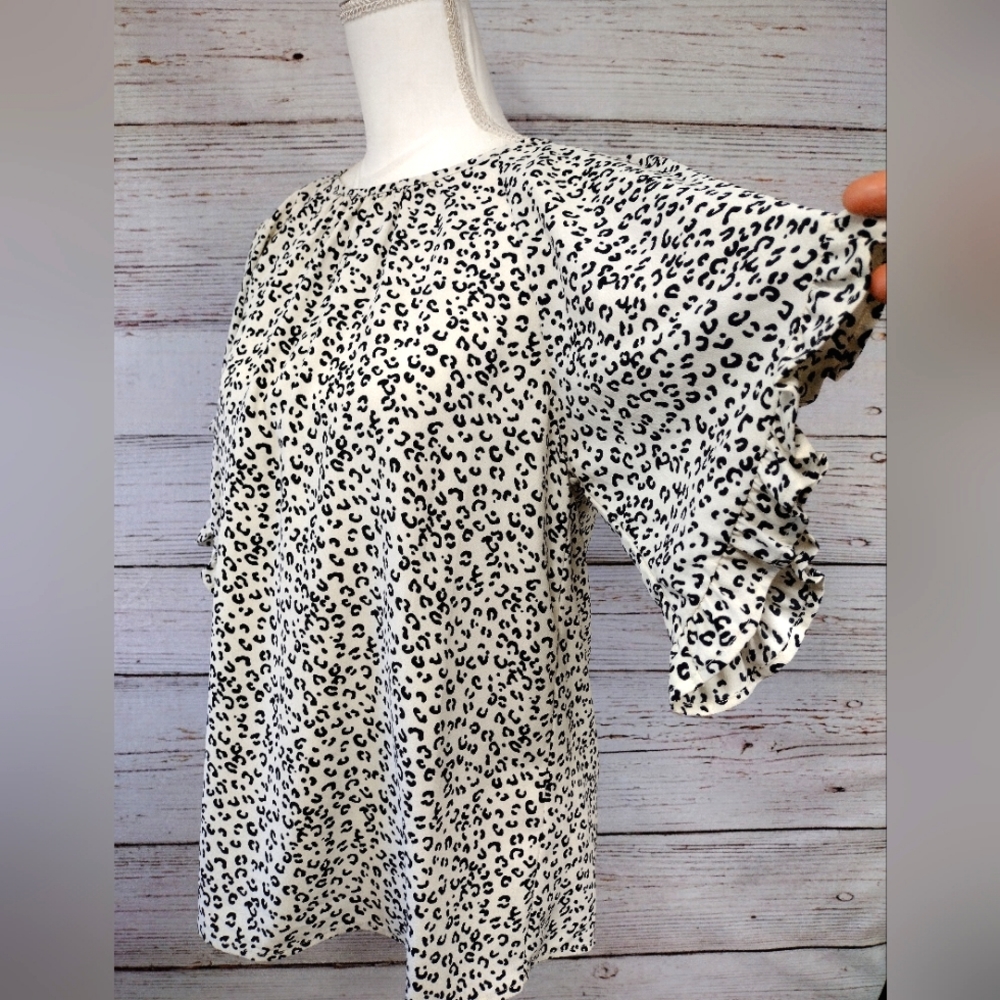 Doe & Rae Animal Print Blouse - Picture 8 of 10